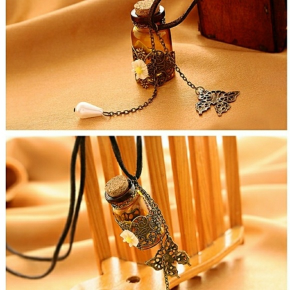 🎁FREE When Bundled Butterfly Wishing Bottle - Picture 5 of 7